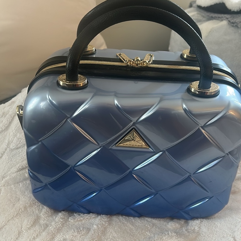 Triforce hard-sided Beauty Case. In shades of metallic blue to silver ombré - Picture 2 of 7